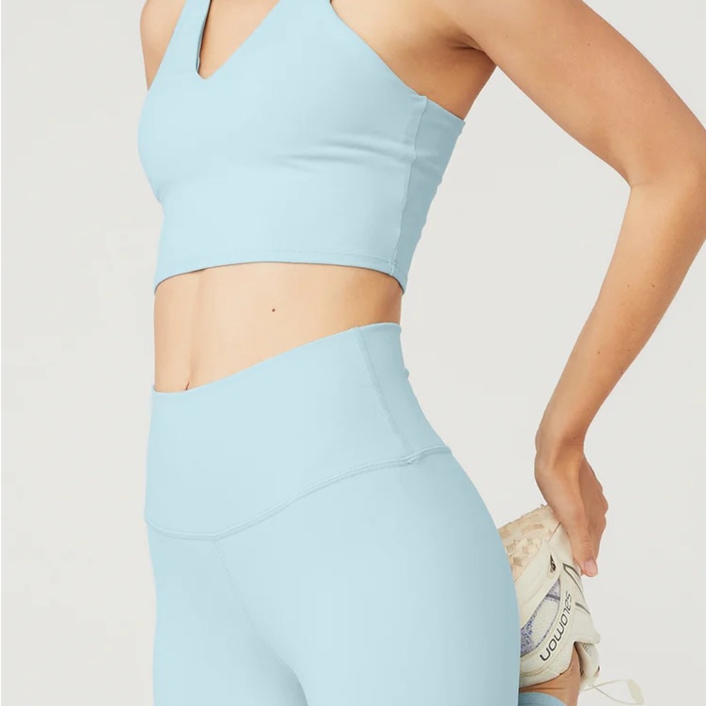 ALO Yoga Chalk Blue Sports Bra and Leggings Set